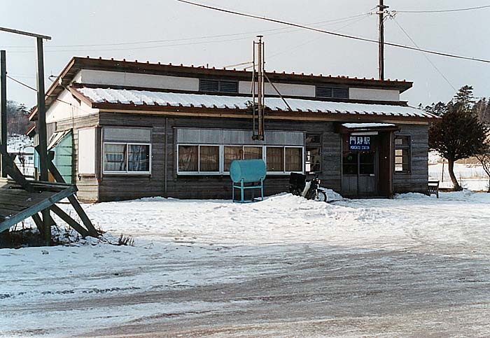 木造駅舎時代の門静