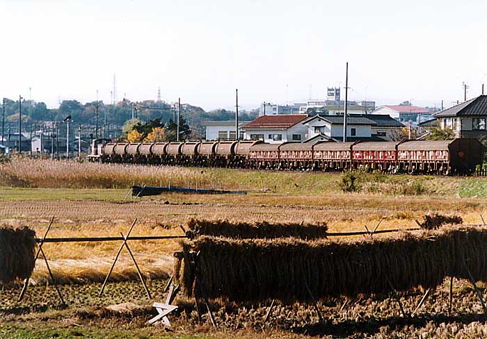 泉付近を走る東邦亜鉛号(安中貨物)