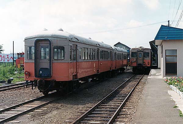 1990年の津軽五所川原駅構内