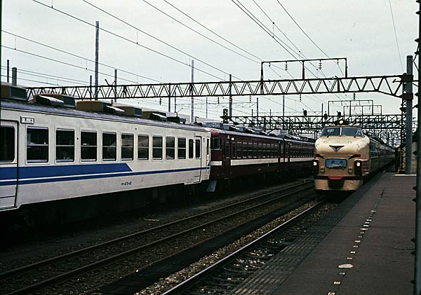 歴史が凝縮されたようなある日の金沢駅