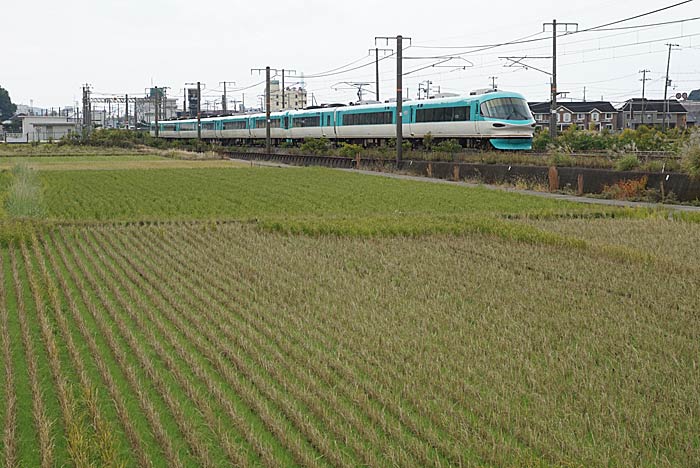 紀伊内原付近をゆく283系９連くろしお"